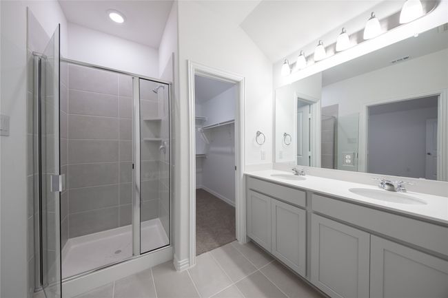 Primary Bathroom | Image 15