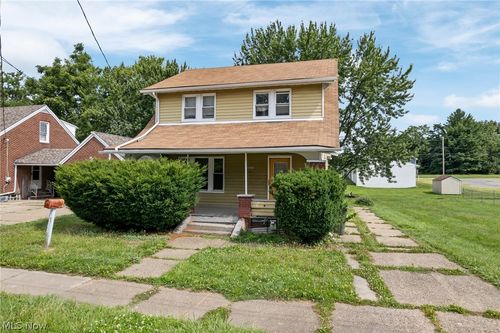 2203 5th St Ne, Canton, OH, 44704-2203 | Card Image