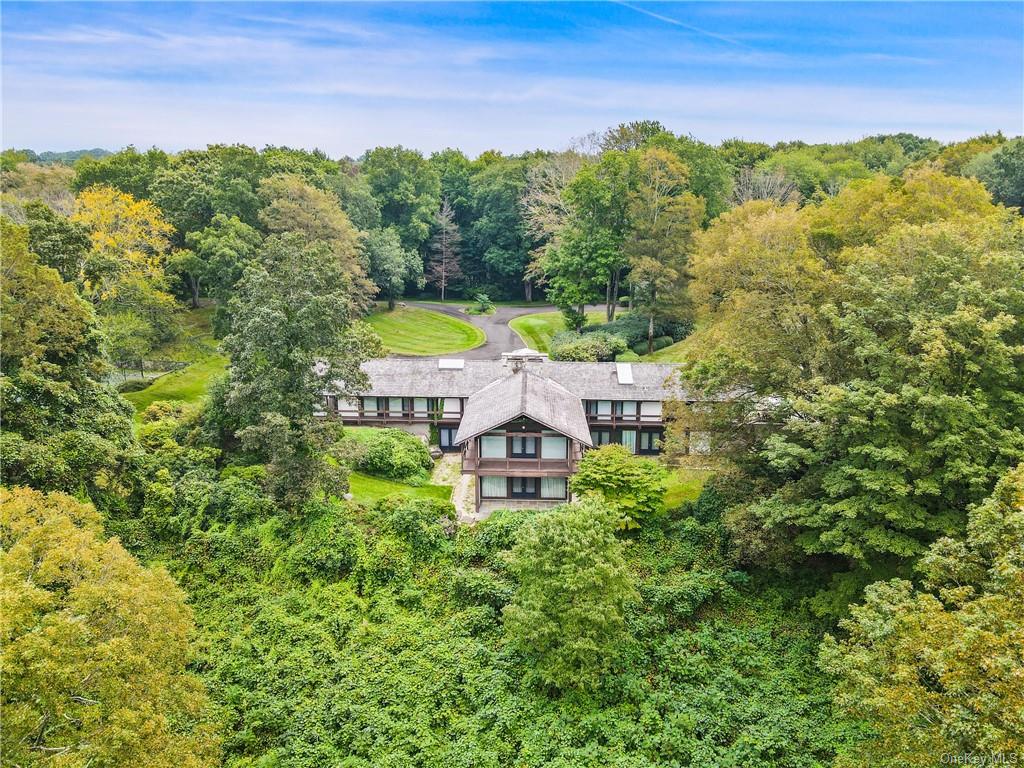 Lyndel Rd, Pound Ridge, NY 10576