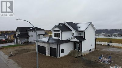 613 Weir Cres, House other with 3 bedrooms, 3 bathrooms and null parking in Warman SK | Image 2