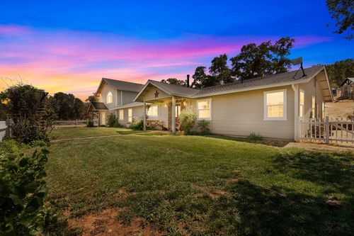 8319 Creek Way, Smartsville, CA, 95977-9704 | Card Image