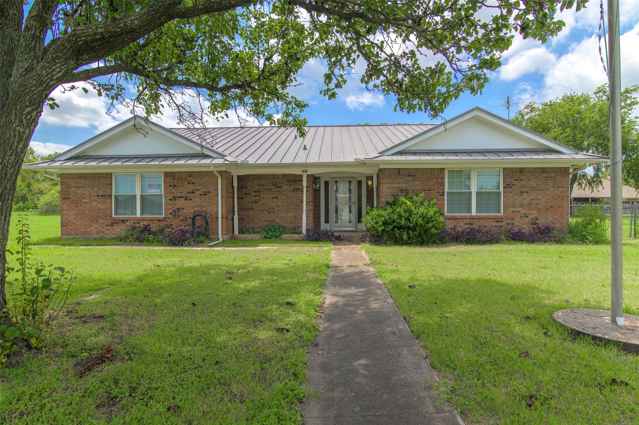 Residential in Krum