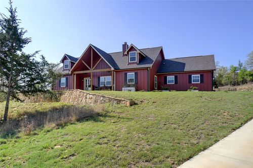 470 Ranchview Ct, Bowie, TX, 76230-8680 | Card Image