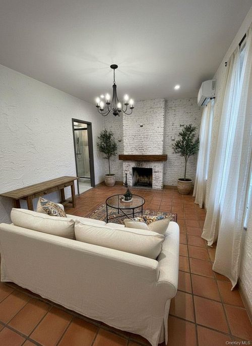 294 Broadway, New York, NY, 10036 | Card Image