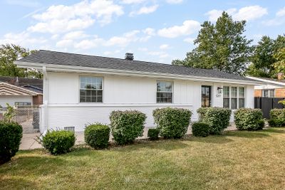 5317 Pleasant Lane, House other with 4 bedrooms, 2 bathrooms and 6 parking in Crestwood IL | Image 3