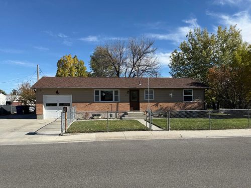 315 Elizabeth Dr, Riverton, WY, 82501-3464 | Card Image