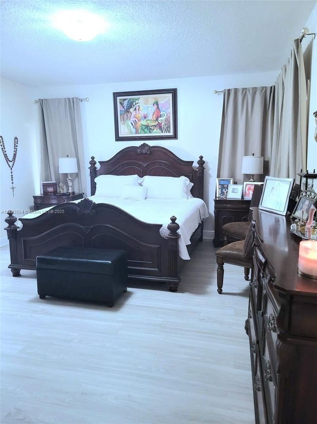 14246 Sw 21 St Ter, House other with 5 bedrooms, 3 bathrooms and null parking in Miami FL | Image 6