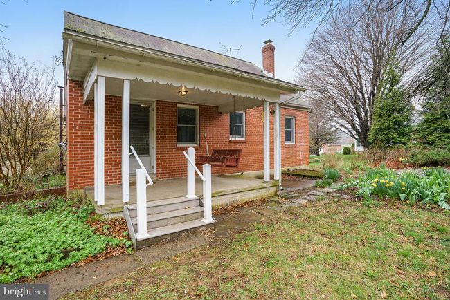 1042 Weisstown Rd, House other with 3 bedrooms, 1 bathrooms and null parking in BOYERTOWN PA | Image 4