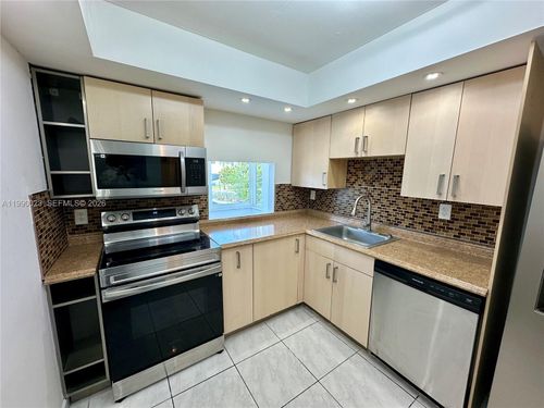 apt-254-250 180th Dr, Sunny Isles Beach, FL, 33160-2756 | Card Image