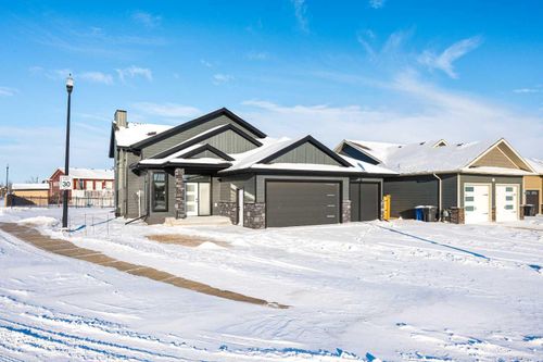 30-2715 73 Ave, Lloydminster, AB, T9V3L7 | Card Image