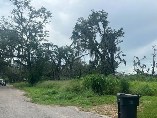 b-9323 Ripley Rd, THONOTOSASSA, FL, 33592-3625 | Card Image