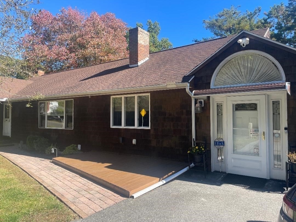 Clearbrook Dr, Springfield, MA 01118