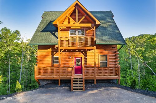 2225 Wingspan Dr, Sevierville, TN, 37876-8011 | Card Image