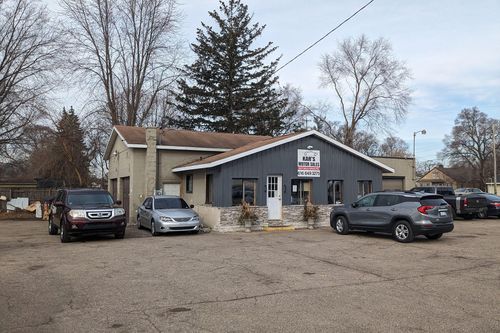 4111 Division Avenue S, Wyoming, MI, 49548 | Card Image