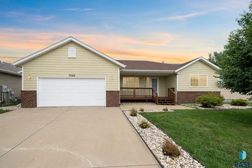 7020 W 53rd St, Sioux Falls, SD, 57106-7515 | Card Image