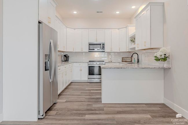 4115 Scenic Xing, Condo with 3 bedrooms, 2 bathrooms and null parking in Manhattan KS | Image 12