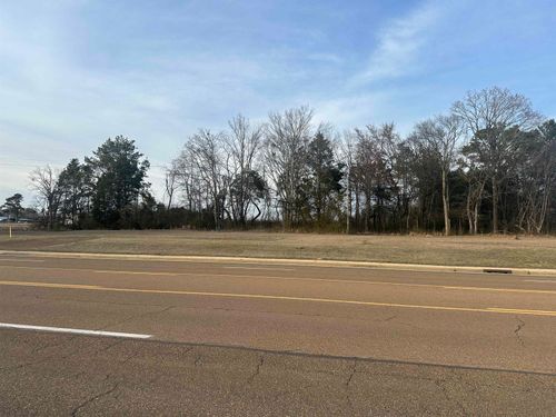 654 E Main St, Adamsville, TN, 38310-2458 | Card Image