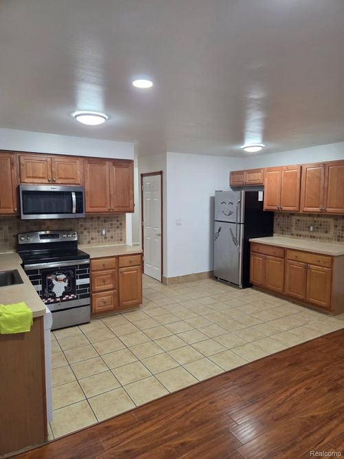 13466 Denver Cir E, Sterling Heights, MI, 48312-1628 | Card Image