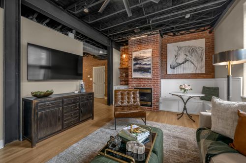 101-200 W 2nd Street, Lexington, KY, 40507 | Card Image