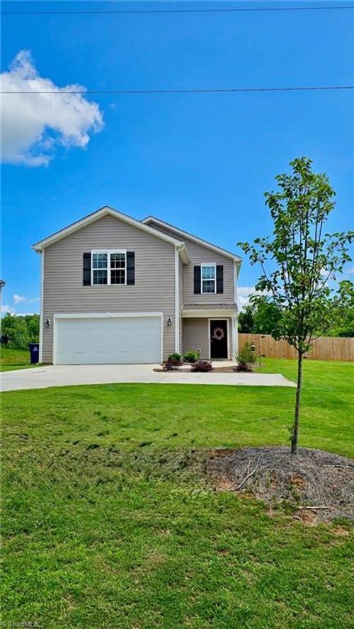 1026 Baileys Chapel Rd, Advance, NC, 27006-7147 | Card Image