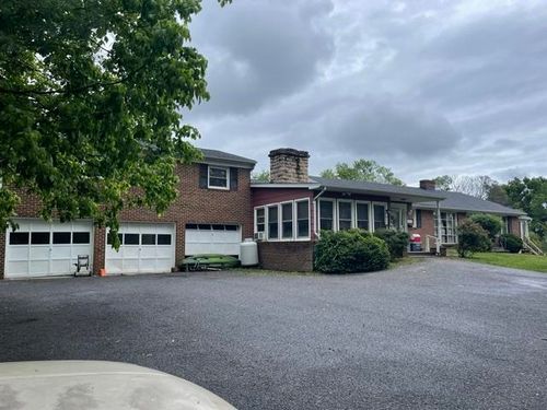 42 Bikah Ln, Lexington, VA, 24450-5769 | Card Image