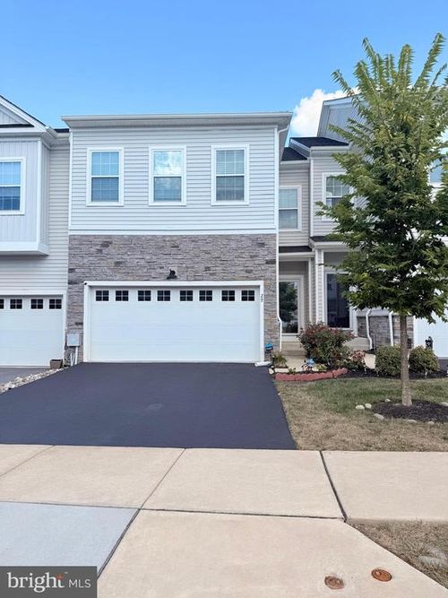 29 Lochiel Ln, EXTON, PA, 19341-2854 | Card Image