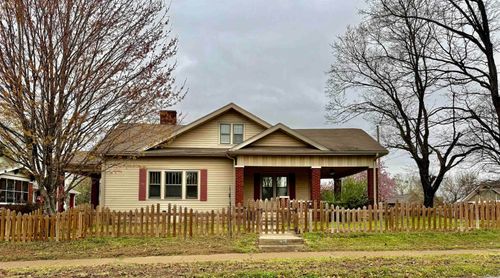1087 E College St, Batesville, AR, 72501-3428 | Card Image