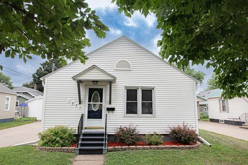 1093 Gale St, Winona, MN, 55987-5106 | Card Image