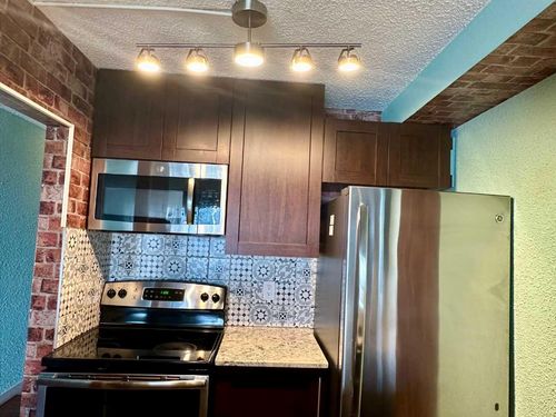 2305-221 6 Ave Se, Calgary, AB, T2G4Z9 | Card Image