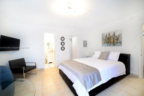 1-328 Georgia St, Hollywood, FL, 33019-2104 | Card Image
