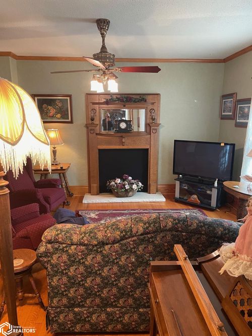 606 Walnut St, Burt, IA, 50522-5022 | Card Image