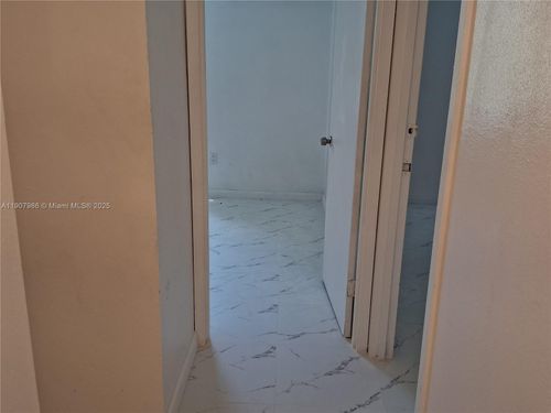 41-6103 Sw 69th St, South Miami, FL, 33143-3433 | Card Image