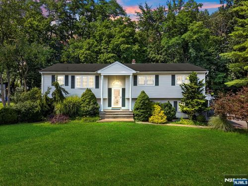 13 Friar Way, Wayne, NJ, 07470 | Card Image