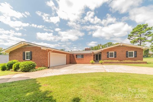 1405 Northcrest Dr, Albemarle, NC, 28001-2928 | Card Image