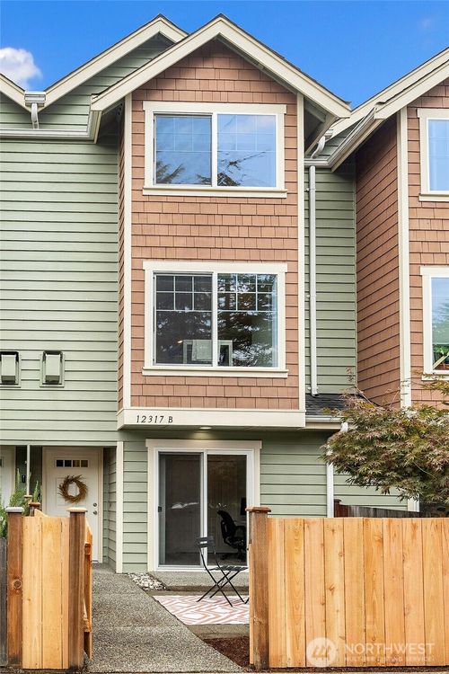 12317 10th Pl Ne, Seattle, WA, 98125-4832 | Card Image