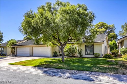 5705 Pearldrop Ave, Las Vegas, NV, 89107-1519 | Card Image