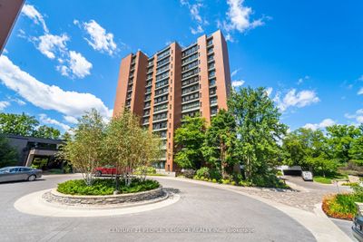 409 - 1400 Dixie Rd, Condo with 2 bedrooms, 2 bathrooms and 1 parking in Mississauga ON | Image 2