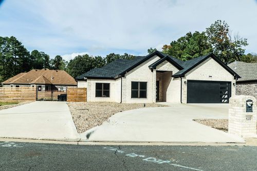 8200 Kanis Pines Dr, Little Rock, AR, 72204 | Card Image