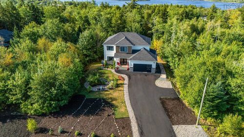456 Magenta Dr, Middle Sackville, NS, B4E0M7 | Card Image