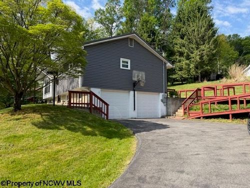 169 Evergreen Cir, Philippi, WV, 26416-7725 | Card Image