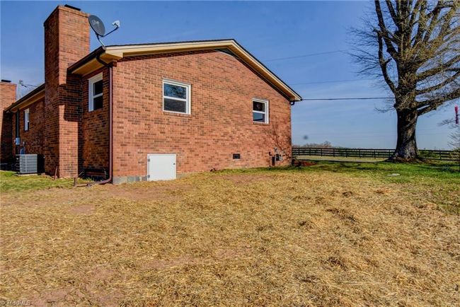 211 Riverside Cir, House other with 3 bedrooms, 1 bathrooms and null parking in Eden NC | Image 22