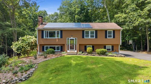 105 Dean Rd, East Lyme, CT, 06333-1510 | Card Image