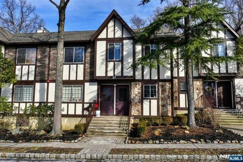 3707 Mark Twain Way, Mahwah, NJ, 07430-3477 | Card Image