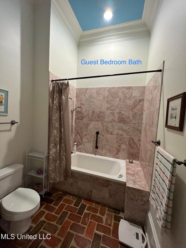 Tub / Shower | Image 126