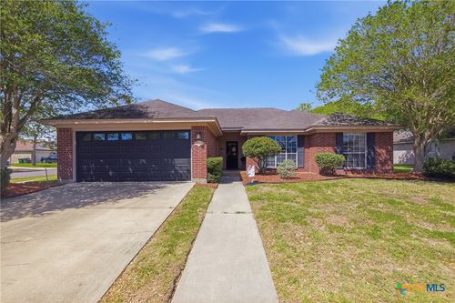 102 Palomino Ln, Victoria, TX, 77904-3232 | Card Image