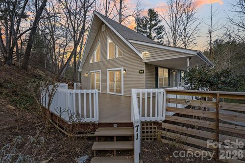 71 Captains Dr, Candler, NC, 28715-9211 | Card Image