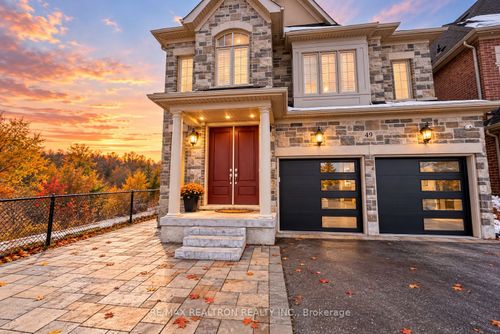 lower-49 Roy Harper Ave, Aurora, ON, L4G0V4 | Card Image
