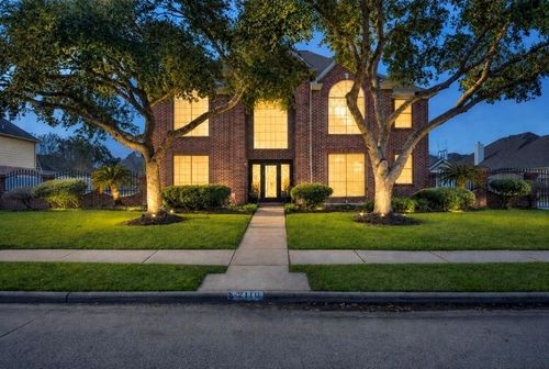 2110 Five Iron Dr, Houston, TX, 77089-5617 | Card Image