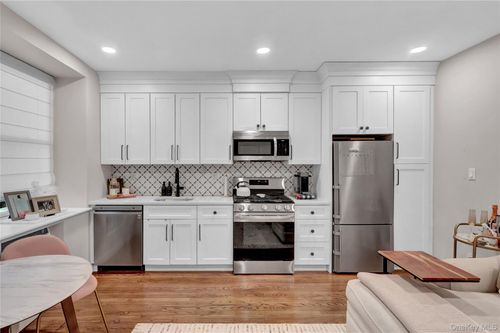 apt-110-25 W Broadway, Long Beach, NY, 11561-4024 | Card Image