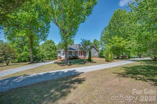 138 Blue Ridge Dr, Rutherfordton, NC, 28139-7832 | Card Image